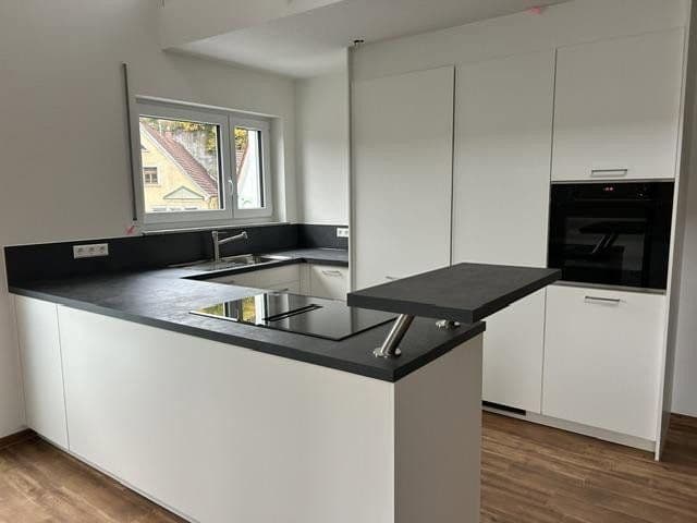 Pronájem bytu 4+1 110 m², Beda-Sommerberger-Straße 1, Zwiefalten, Bádensko-Württembersko Pronájem bytu 4+1 110 m², Beda-Sommerberger-Straße 1, Zwiefalten, Bádensko-Württembersko