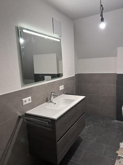 Pronájem bytu 4+1 110 m², Beda-Sommerberger-Straße 1, Zwiefalten, Bádensko-Württembersko Pronájem bytu 4+1 110 m², Beda-Sommerberger-Straße 1, Zwiefalten, Bádensko-Württembersko