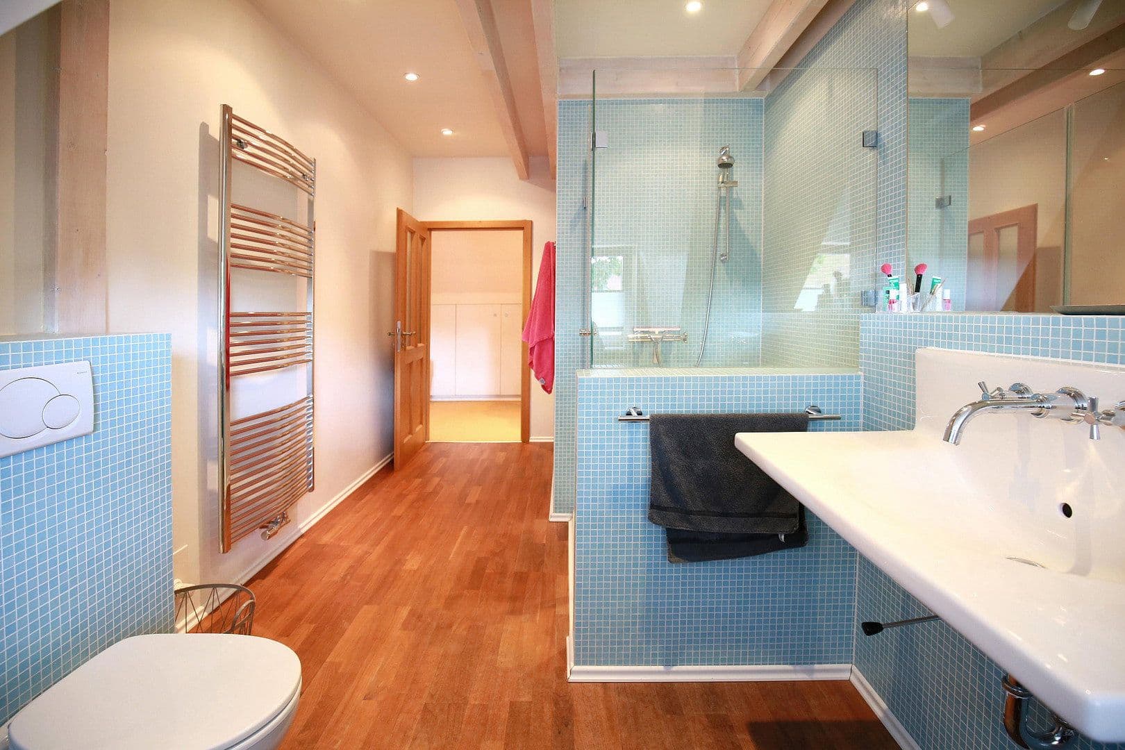 Prodej domu 305 m², pozemek 891 m², Stelle, Dolní Sasko Prodej domu 305 m², pozemek 891 m², Stelle, Dolní Sasko
