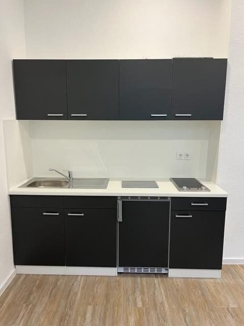 Pronájem bytu 1+1 25 m², Gumprechtstr. 2, Köln, Severní Porýní-Vestfálsko Pronájem bytu 1+1 25 m², Gumprechtstr. 2, Köln, Severní Porýní-Vestfálsko