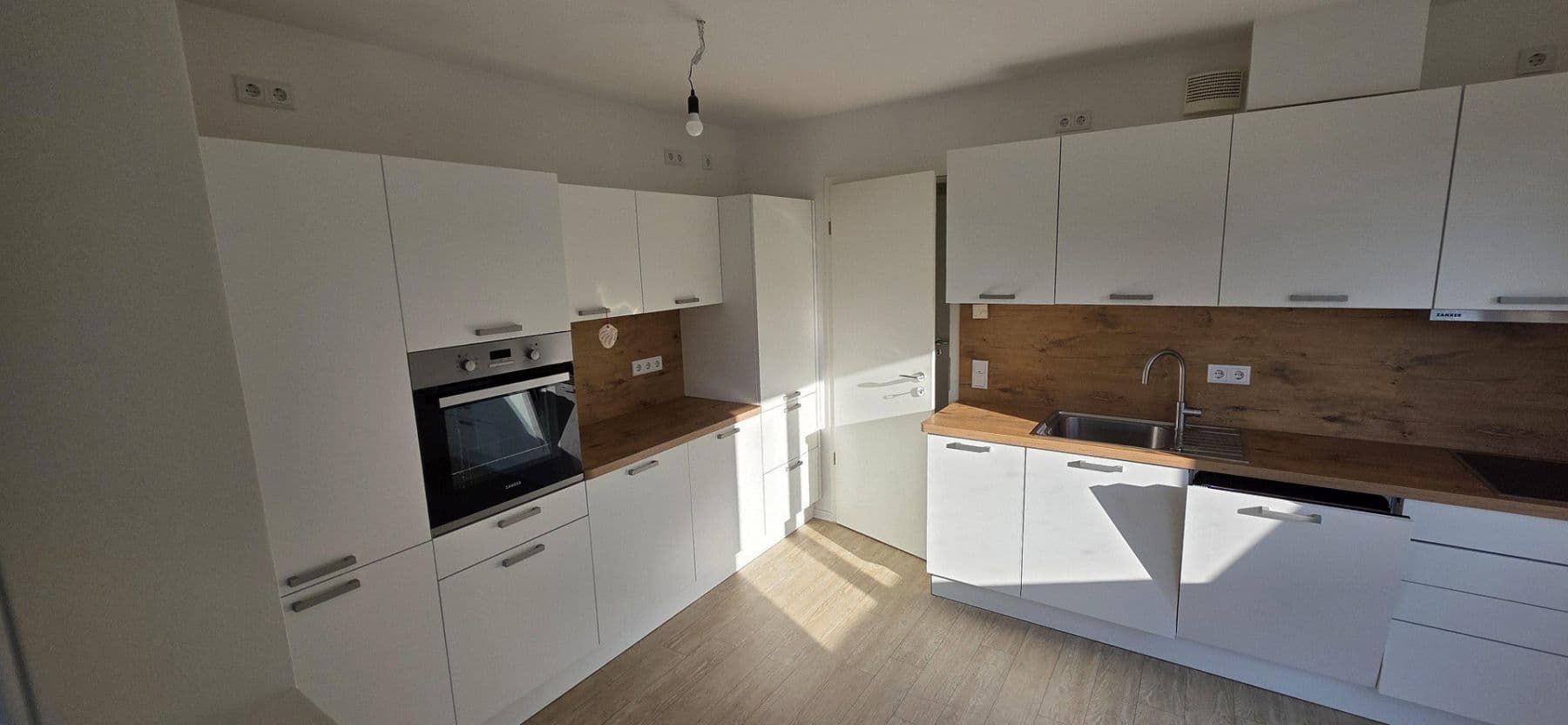 Pronájem bytu 4+1 126 m², Grünheide (Mark), Braniborsko Pronájem bytu 4+1 126 m², Grünheide (Mark), Braniborsko