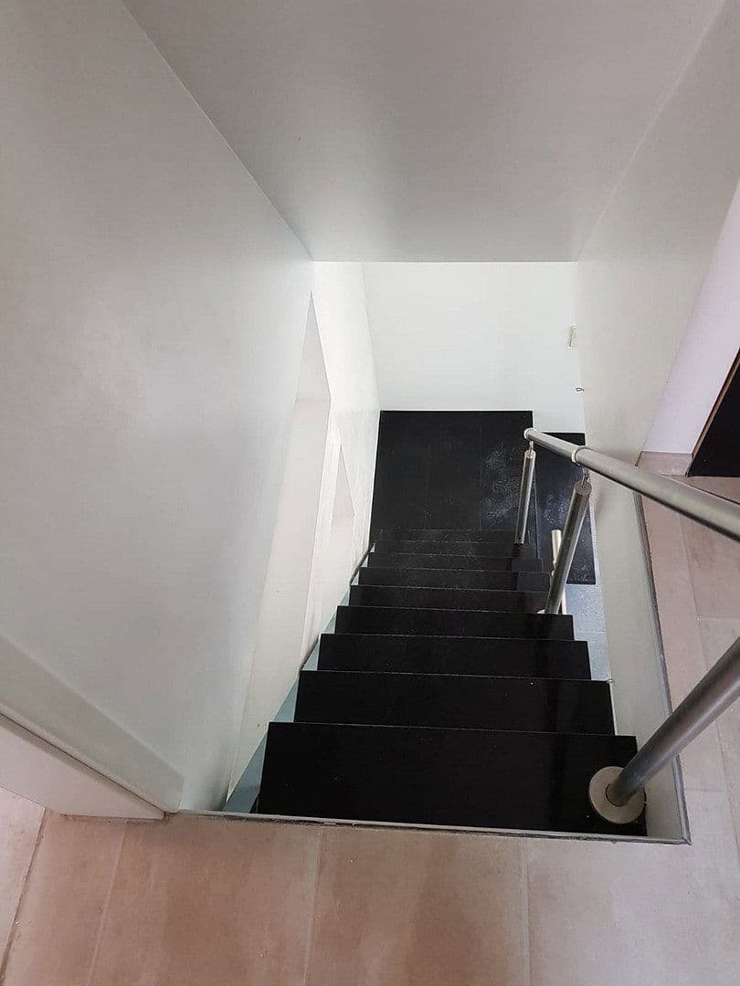 Prodej domu 138 m², pozemek 133 m², Stuttgart, Bádensko-Württembersko Prodej domu 138 m², pozemek 133 m², Stuttgart, Bádensko-Württembersko