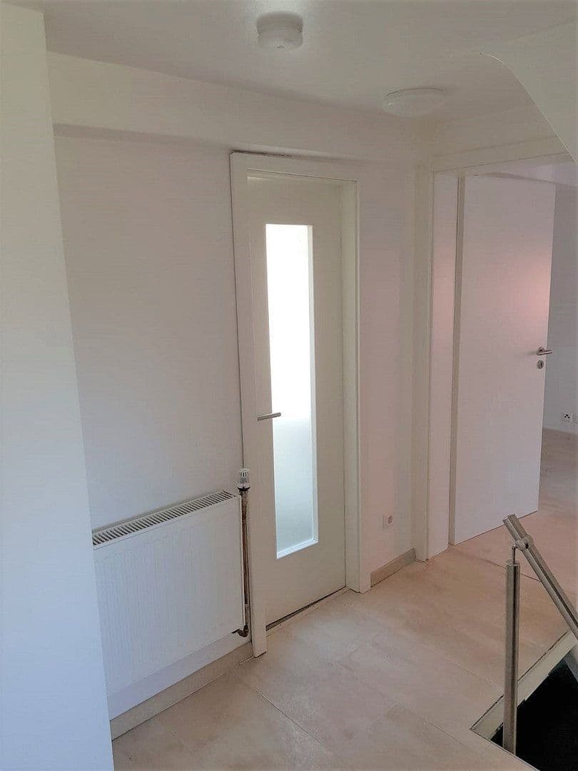 Prodej domu 138 m², pozemek 133 m², Stuttgart, Bádensko-Württembersko Prodej domu 138 m², pozemek 133 m², Stuttgart, Bádensko-Württembersko