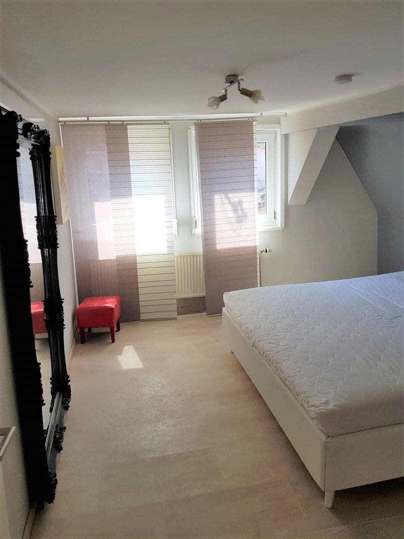 Prodej domu 138 m², pozemek 133 m², Stuttgart, Bádensko-Württembersko Prodej domu 138 m², pozemek 133 m², Stuttgart, Bádensko-Württembersko