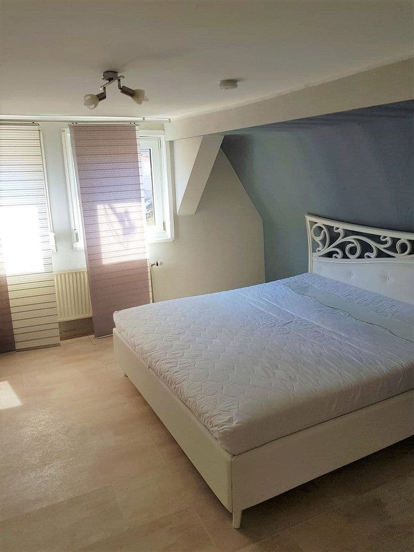 Prodej domu 138 m², pozemek 133 m², Stuttgart, Bádensko-Württembersko Prodej domu 138 m², pozemek 133 m², Stuttgart, Bádensko-Württembersko