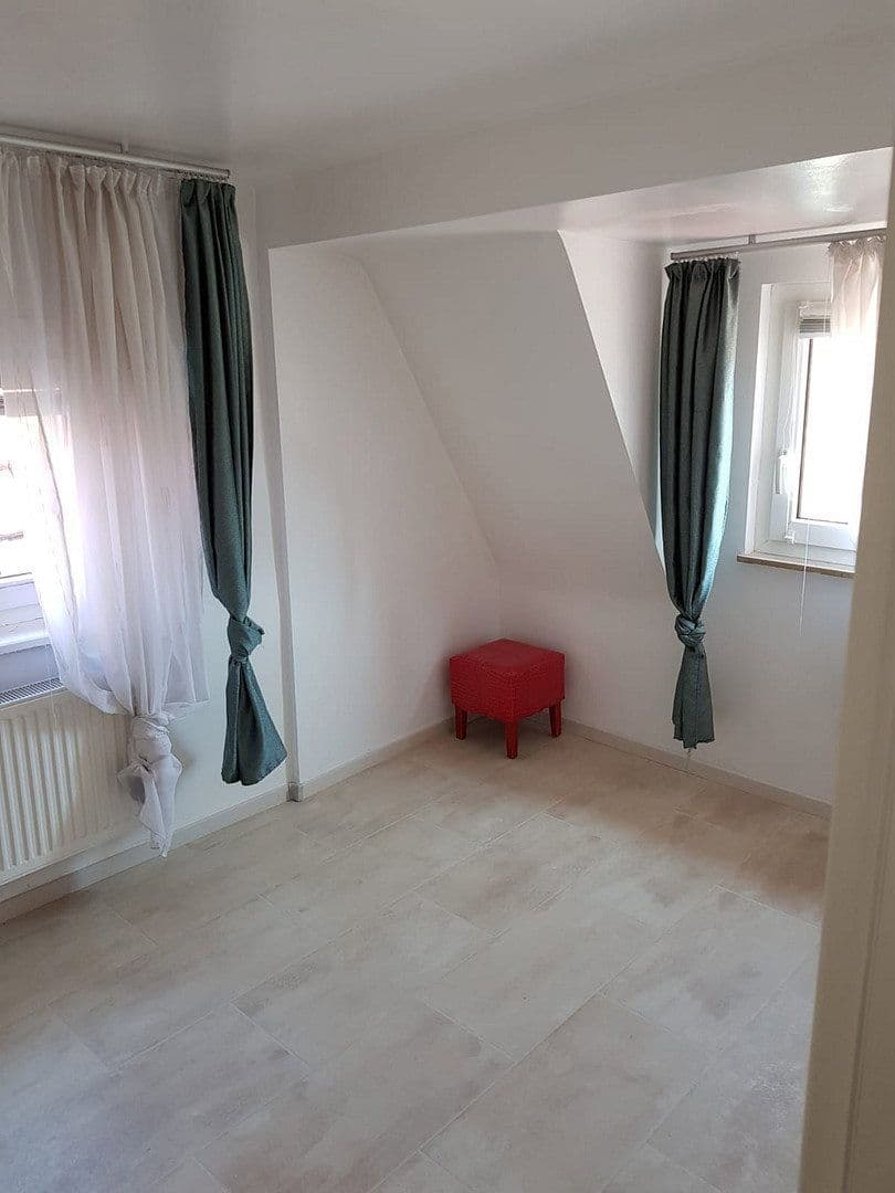 Prodej domu 138 m², pozemek 133 m², Stuttgart, Bádensko-Württembersko Prodej domu 138 m², pozemek 133 m², Stuttgart, Bádensko-Württembersko