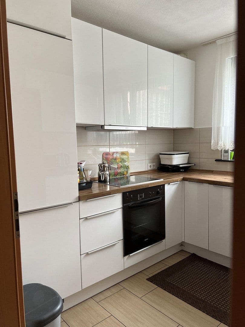 Pronájem bytu 4+1 98 m², Köllestraße 25, Ulm, Bádensko-Württembersko Pronájem bytu 4+1 98 m², Köllestraße 25, Ulm, Bádensko-Württembersko