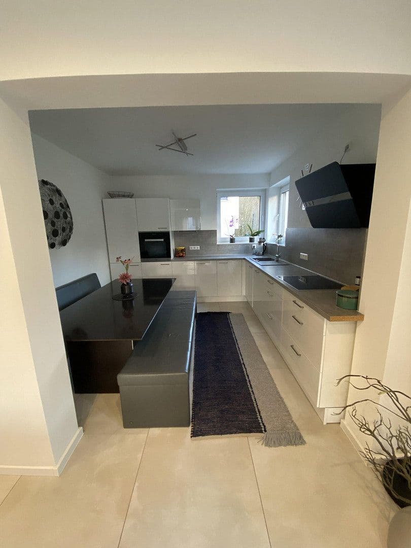 Pronájem bytu 4+1 90 m², Nagold, Bádensko-Württembersko Pronájem bytu 4+1 90 m², Nagold, Bádensko-Württembersko