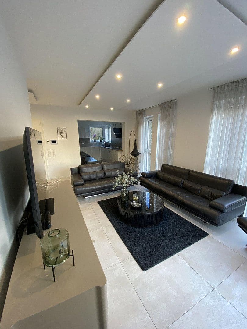 Pronájem bytu 4+1 90 m², Nagold, Bádensko-Württembersko Pronájem bytu 4+1 90 m², Nagold, Bádensko-Württembersko