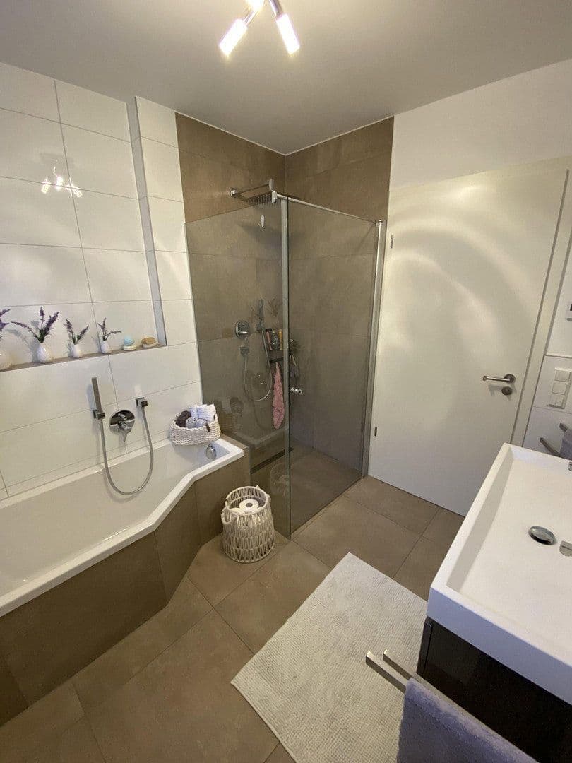 Pronájem bytu 4+1 90 m², Nagold, Bádensko-Württembersko Pronájem bytu 4+1 90 m², Nagold, Bádensko-Württembersko