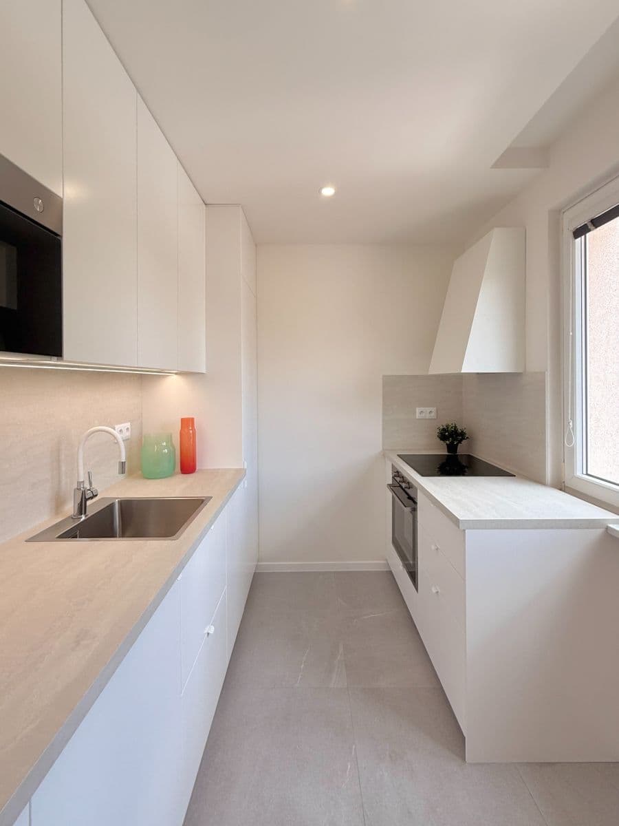Prodej bytu 2+1 57 m², Skřivanská, Praha, Praha Prodej bytu 2+1 57 m², Skřivanská, Praha, Praha