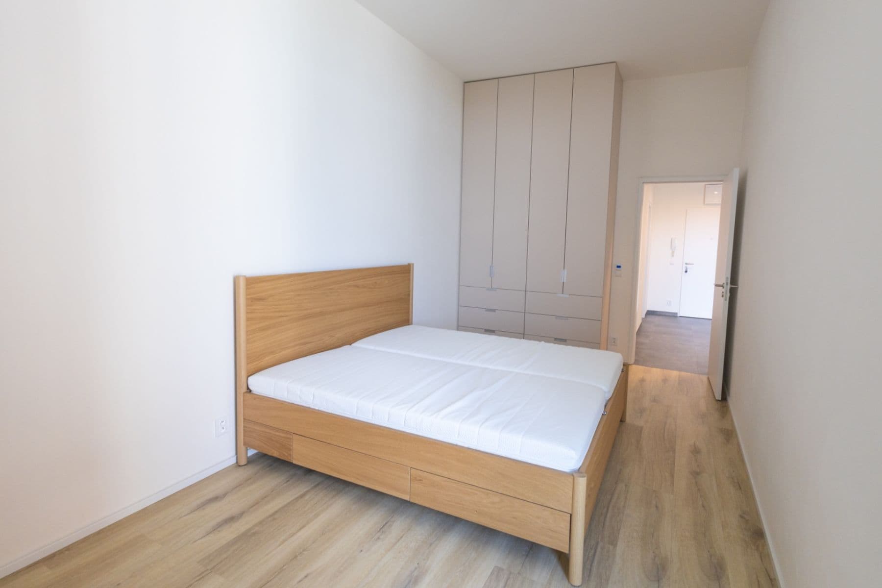 Pronájem bytu 2+kk 63 m², Malešická, Praha, Praha Pronájem bytu 2+kk 63 m², Malešická, Praha, Praha