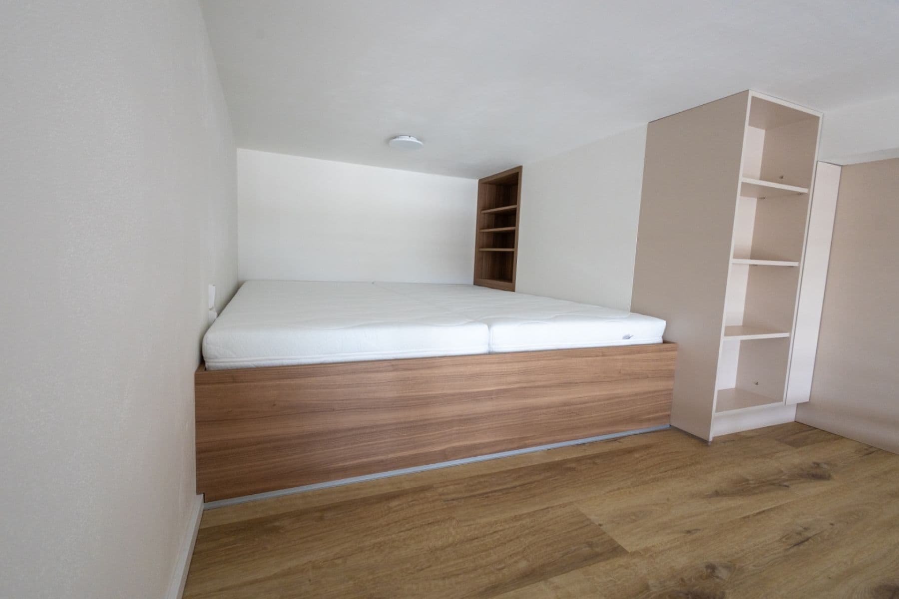 Pronájem bytu 2+kk 63 m², Malešická, Praha, Praha Pronájem bytu 2+kk 63 m², Malešická, Praha, Praha