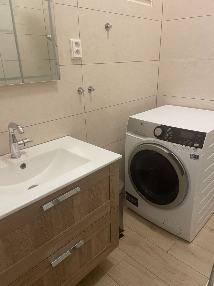 Pronájem bytu 2+kk 50 m², U Zeměpisného ústavu, Praha, Praha Pronájem bytu 2+kk 50 m², U Zeměpisného ústavu, Praha, Praha