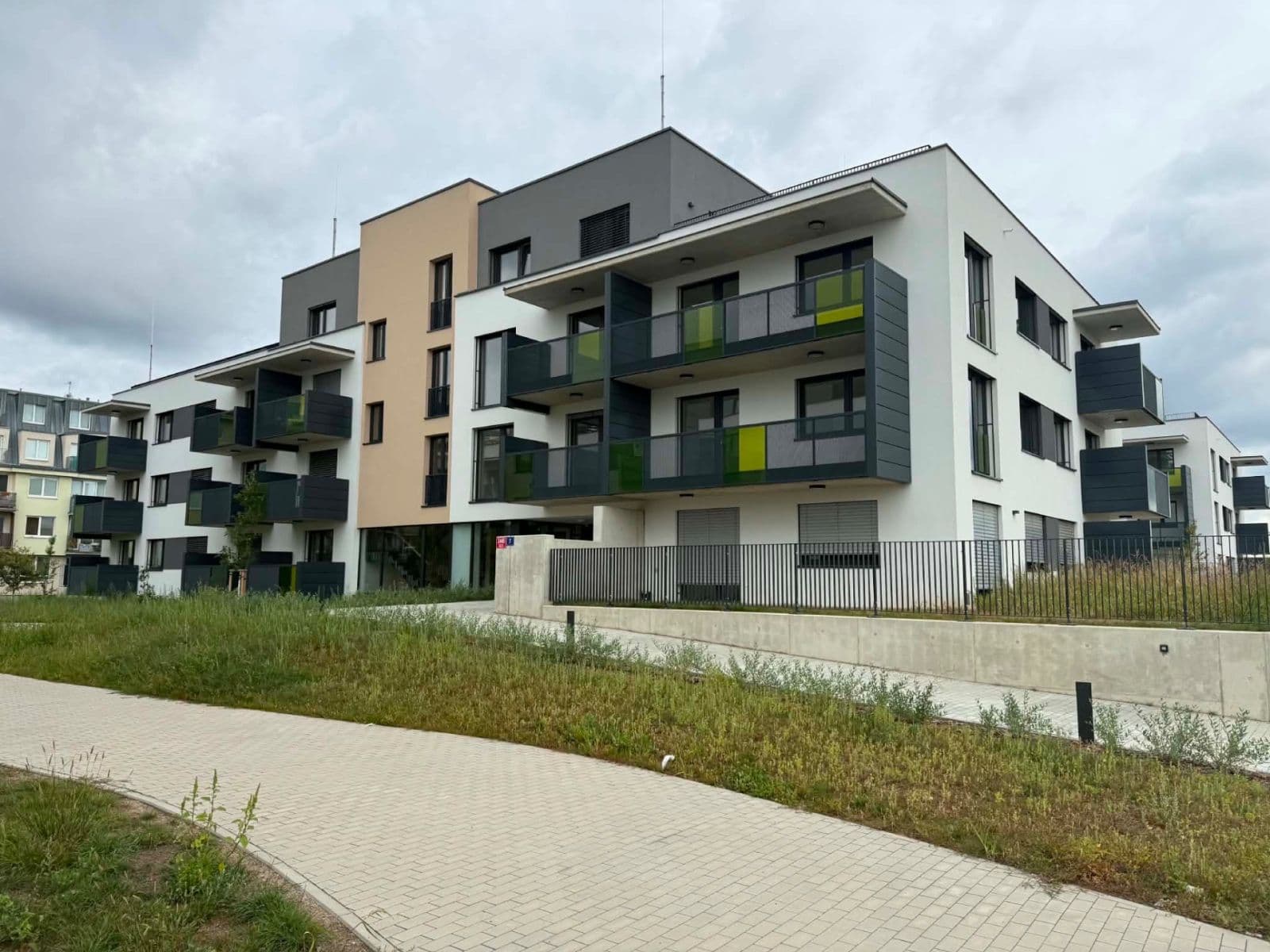 Pronájem garáže 12 m², Nebřenická, Praha, Praha Pronájem garáže 12 m², Nebřenická, Praha, Praha