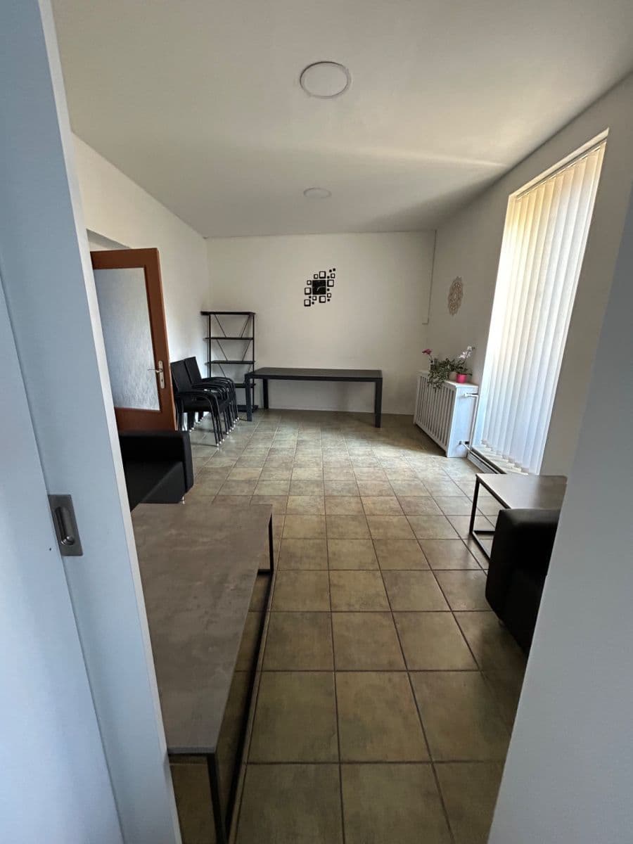 Pronájem nebytového prostoru 80 m², Pražská, Mělník, Středočeský kraj Pronájem nebytového prostoru 80 m², Pražská, Mělník, Středočeský kraj