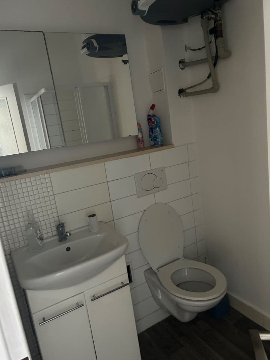 Pronájem nebytového prostoru 80 m², Pražská, Mělník, Středočeský kraj Pronájem nebytového prostoru 80 m², Pražská, Mělník, Středočeský kraj