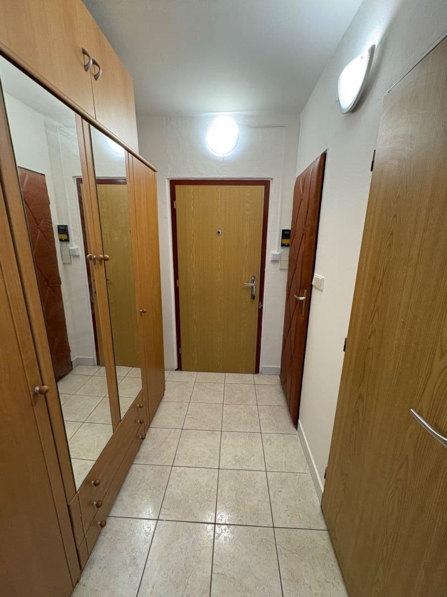 Prodej bytu 1+kk 35 m², Suchý vršek, Praha, Praha Prodej bytu 1+kk 35 m², Suchý vršek, Praha, Praha