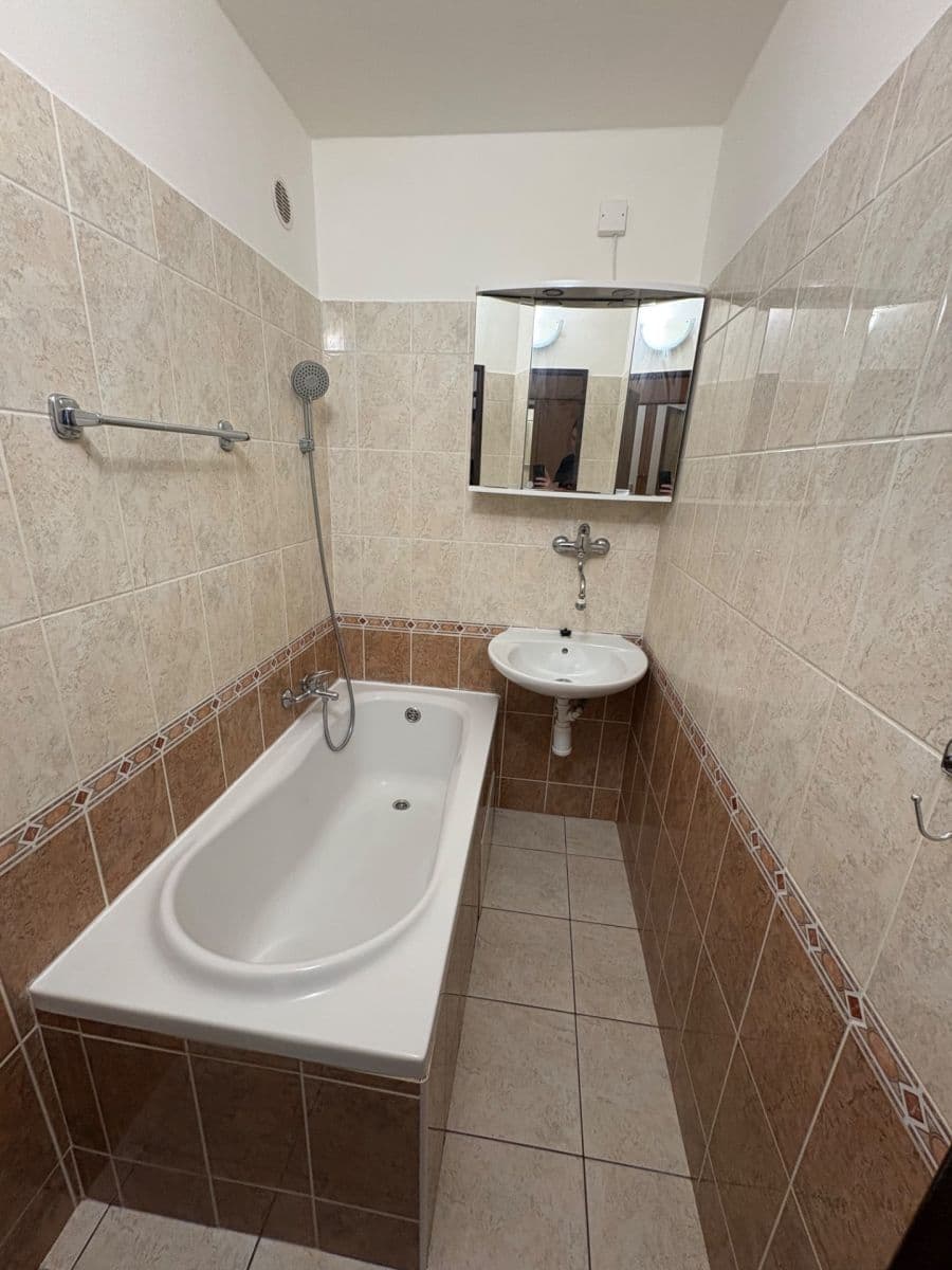 Prodej bytu 1+kk 35 m², Suchý vršek, Praha, Praha Prodej bytu 1+kk 35 m², Suchý vršek, Praha, Praha