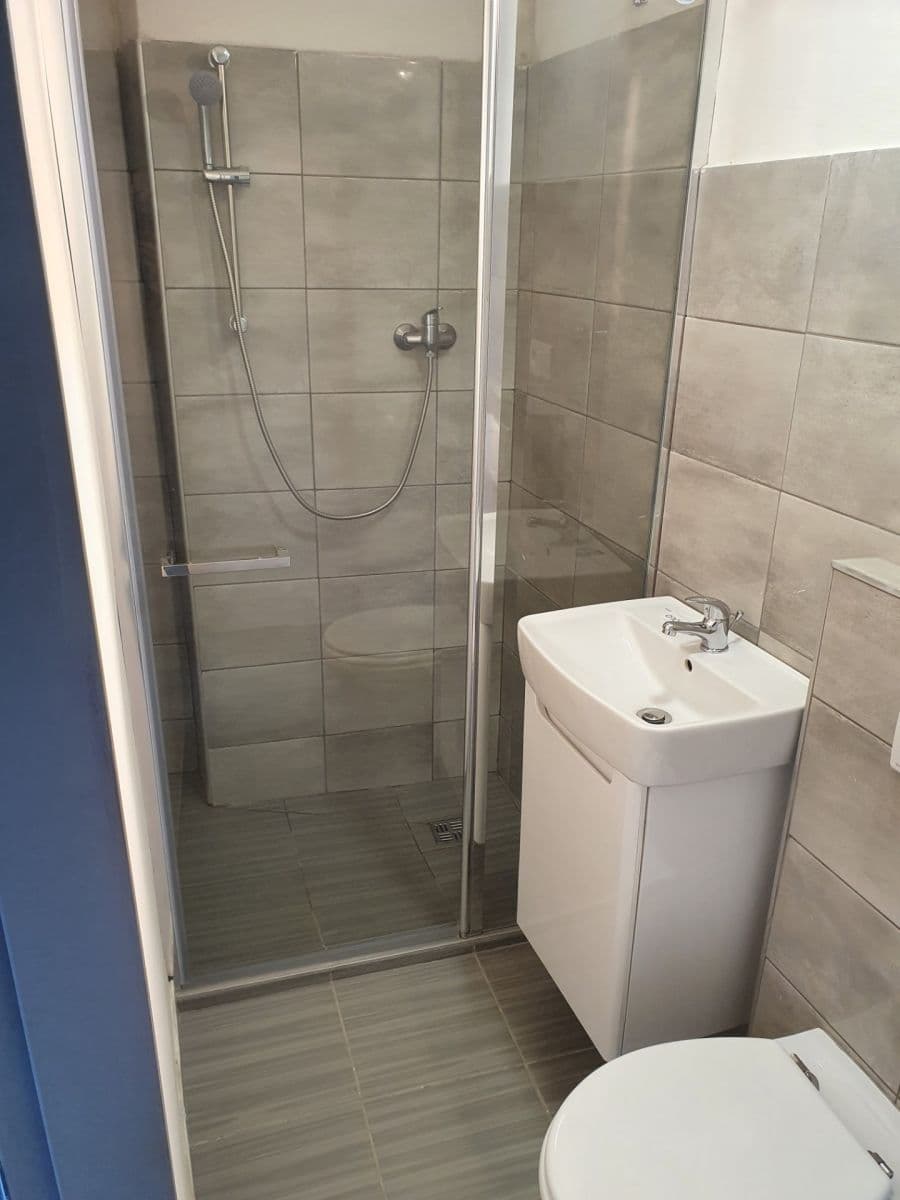 Pronájem bytu 1+kk 28 m², Průmyslová, Strančice, Středočeský kraj Pronájem bytu 1+kk 28 m², Průmyslová, Strančice, Středočeský kraj