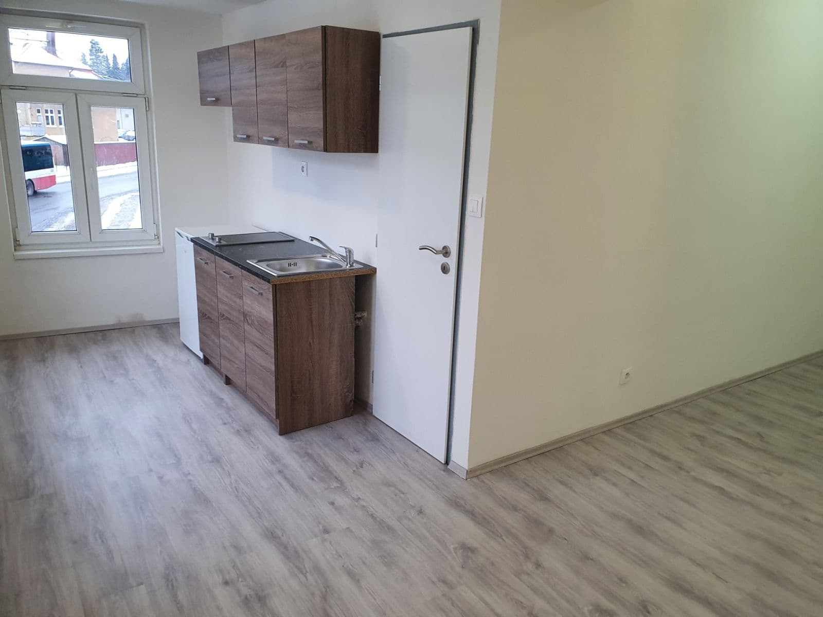 Pronájem bytu 1+kk 28 m², Průmyslová, Strančice, Středočeský kraj Pronájem bytu 1+kk 28 m², Průmyslová, Strančice, Středočeský kraj
