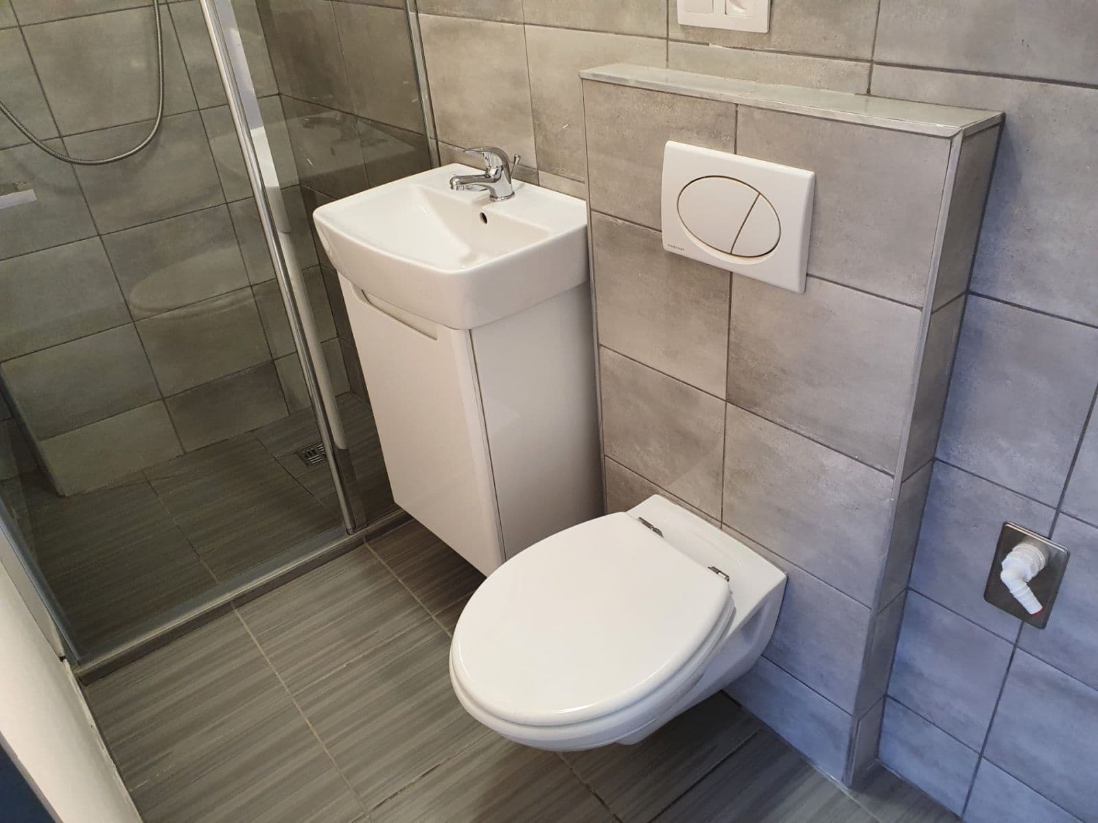 Pronájem bytu 1+kk 28 m², Průmyslová, Strančice, Středočeský kraj Pronájem bytu 1+kk 28 m², Průmyslová, Strančice, Středočeský kraj