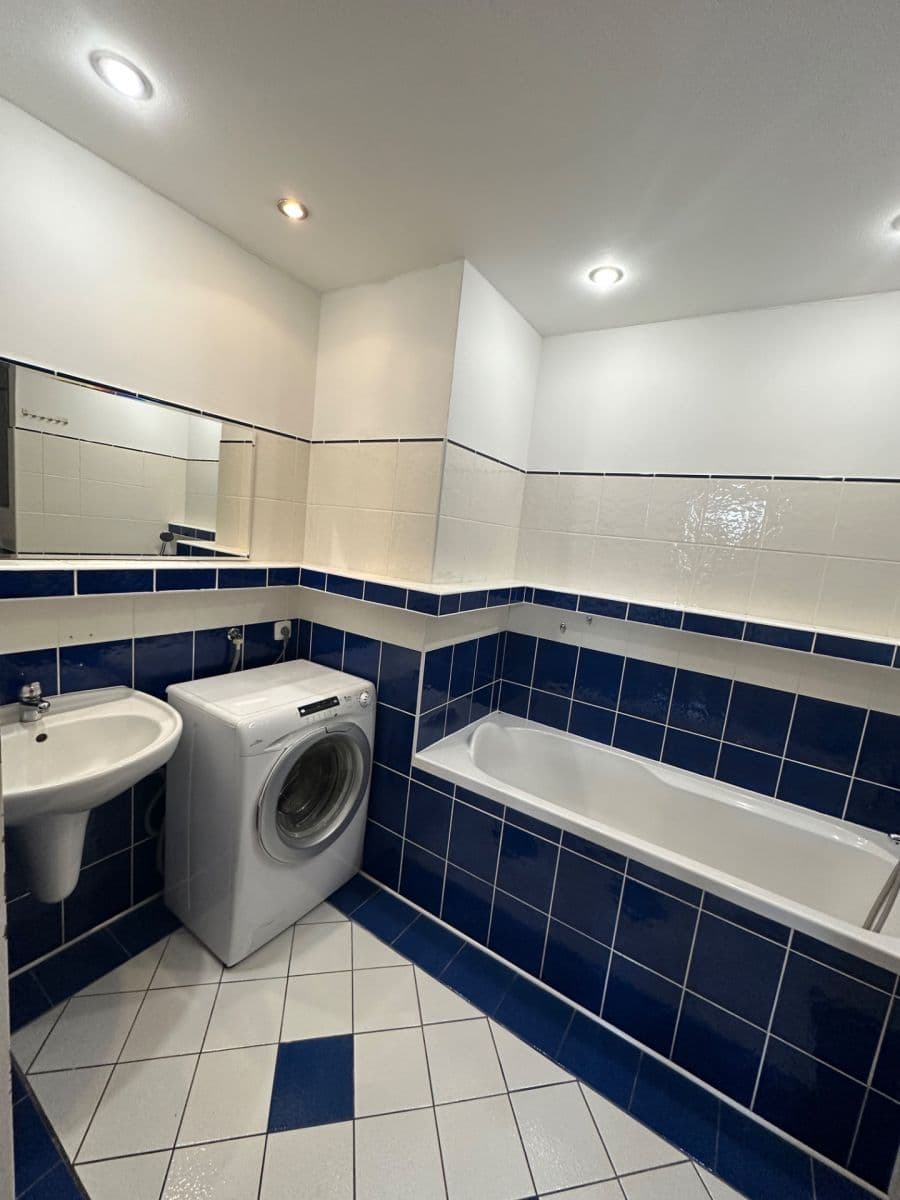 Pronájem bytu 3+1 70 m², Šluknovská, Praha, Praha Pronájem bytu 3+1 70 m², Šluknovská, Praha, Praha