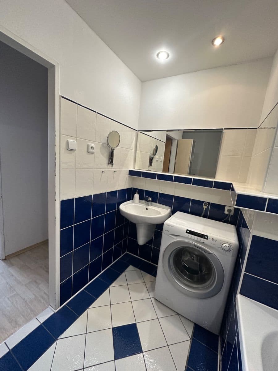 Pronájem bytu 3+1 70 m², Šluknovská, Praha, Praha Pronájem bytu 3+1 70 m², Šluknovská, Praha, Praha