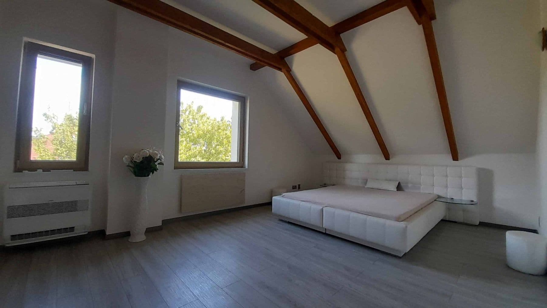 Prodej domu 280 m², pozemek 730 m², Východní, Březová-Oleško, Středočeský kraj Prodej domu 280 m², pozemek 730 m², Východní, Březová-Oleško, Středočeský kraj