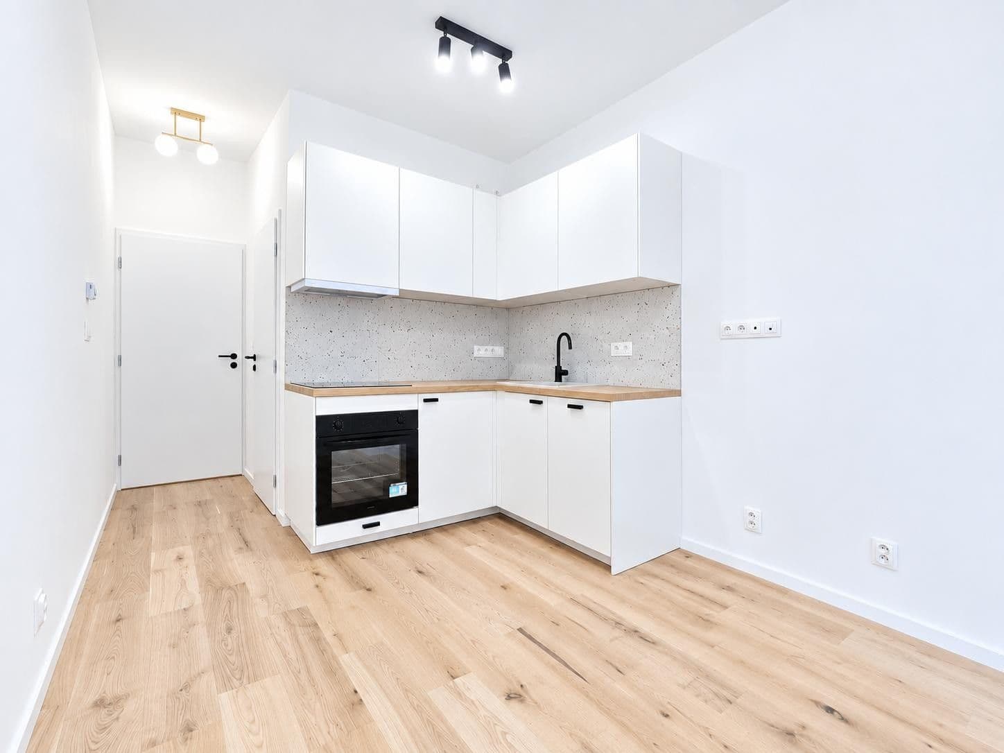 Pronájem bytu 1+kk 23 m², Petrohradská, Praha, Praha Pronájem bytu 1+kk 23 m², Petrohradská, Praha, Praha