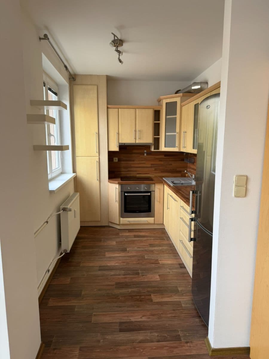 Pronájem bytu 2+kk 53 m², Škroupova, Chrudim, Pardubický kraj Pronájem bytu 2+kk 53 m², Škroupova, Chrudim, Pardubický kraj
