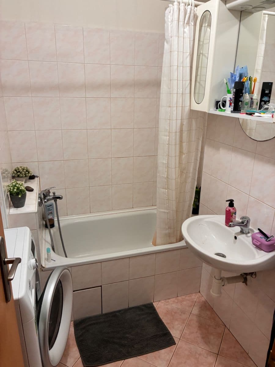 Pronájem bytu 2+kk 65 m², Škrétova, Jihlava, Kraj Vysočina Pronájem bytu 2+kk 65 m², Škrétova, Jihlava, Kraj Vysočina