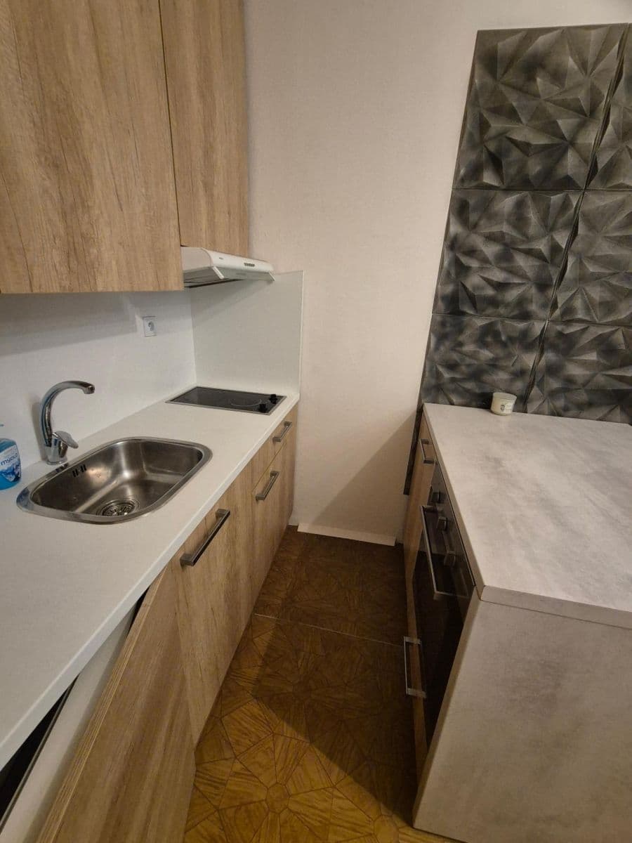 Pronájem bytu Garsoniéra 31 m², Křivoklátská, Praha, Praha Pronájem bytu Garsoniéra 31 m², Křivoklátská, Praha, Praha