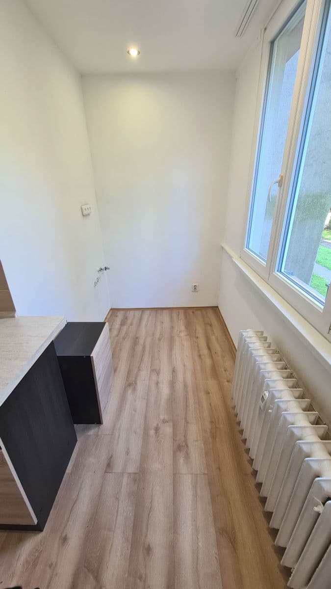 Pronájem bytu 2+1 52 m², Voskovcova, Ústí nad Labem, Ústecký kraj Pronájem bytu 2+1 52 m², Voskovcova, Ústí nad Labem, Ústecký kraj