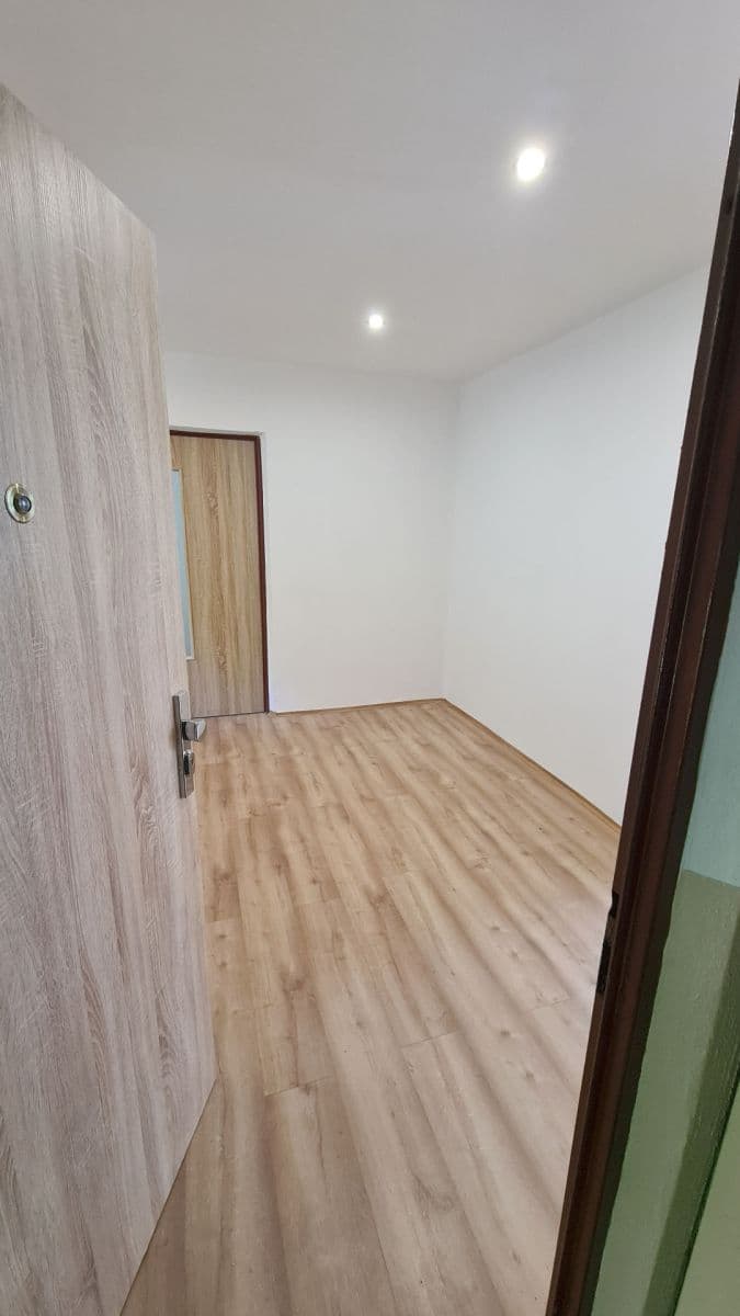 Pronájem bytu 2+1 52 m², Voskovcova, Ústí nad Labem, Ústecký kraj Pronájem bytu 2+1 52 m², Voskovcova, Ústí nad Labem, Ústecký kraj