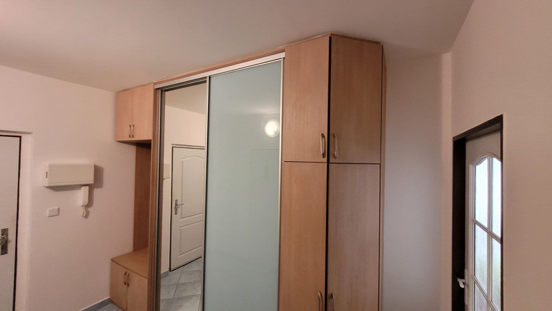 Pronájem bytu 2+1 60 m², Krátká, Milovice, Středočeský kraj Pronájem bytu 2+1 60 m², Krátká, Milovice, Středočeský kraj