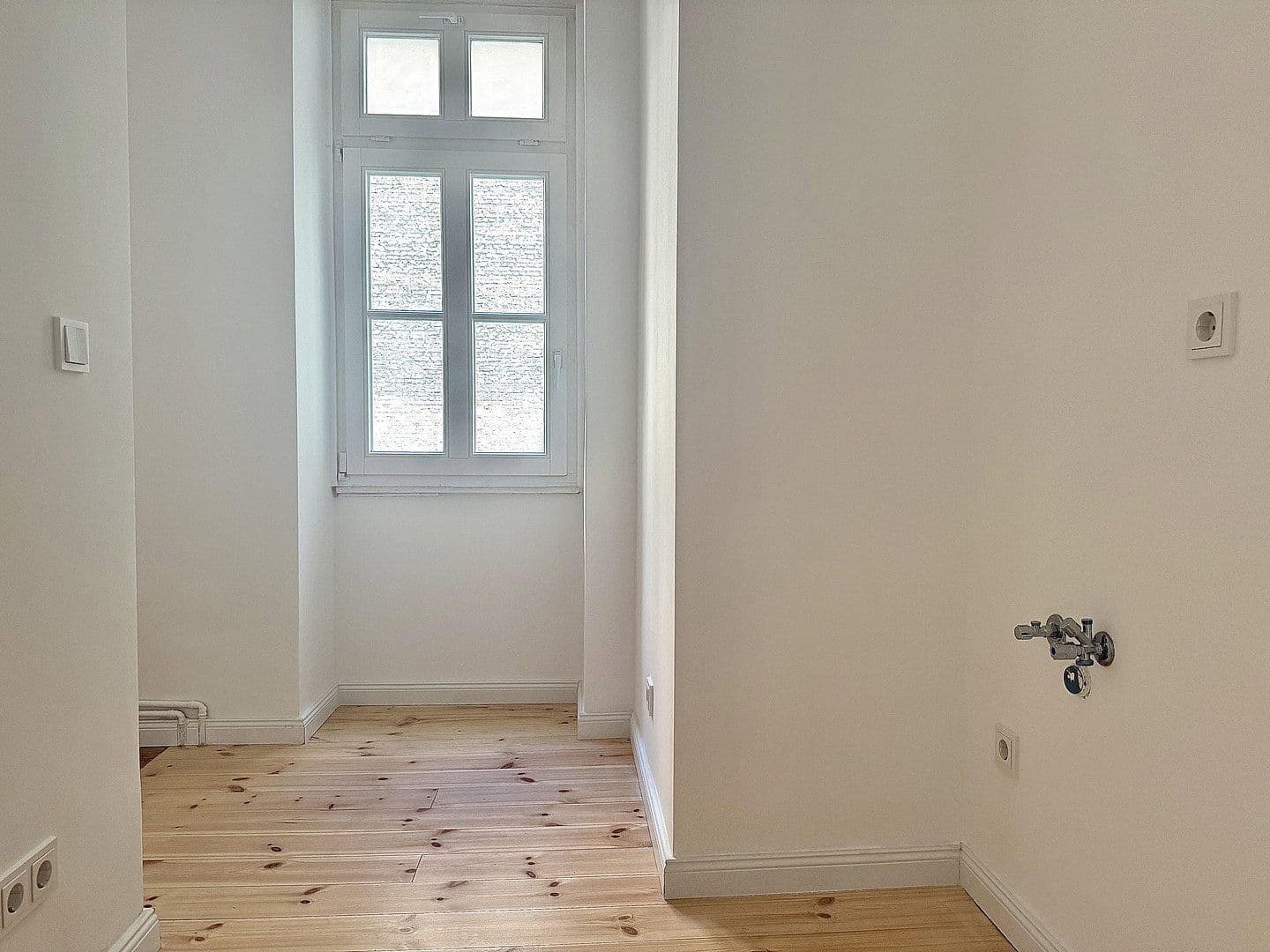 Prodej bytu 2+1 45 m², Berlin, Berlín Prodej bytu 2+1 45 m², Berlin, Berlín