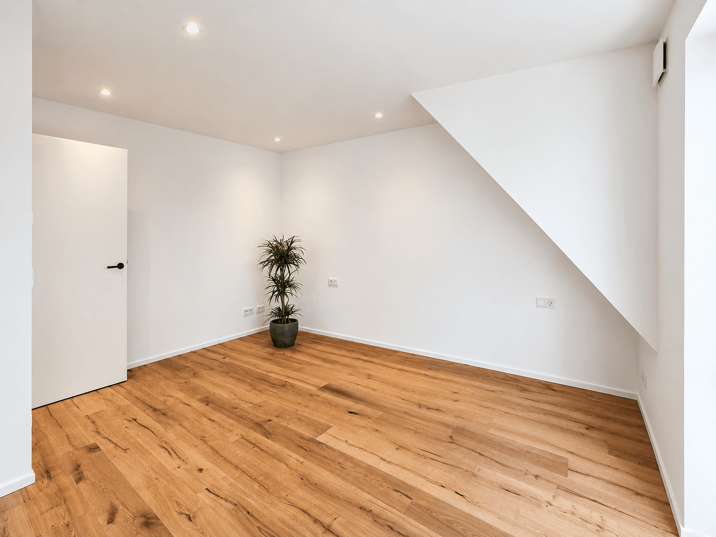 Prodej bytu 3+1 64 m², Trier, Porýní-Falc Prodej bytu 3+1 64 m², Trier, Porýní-Falc