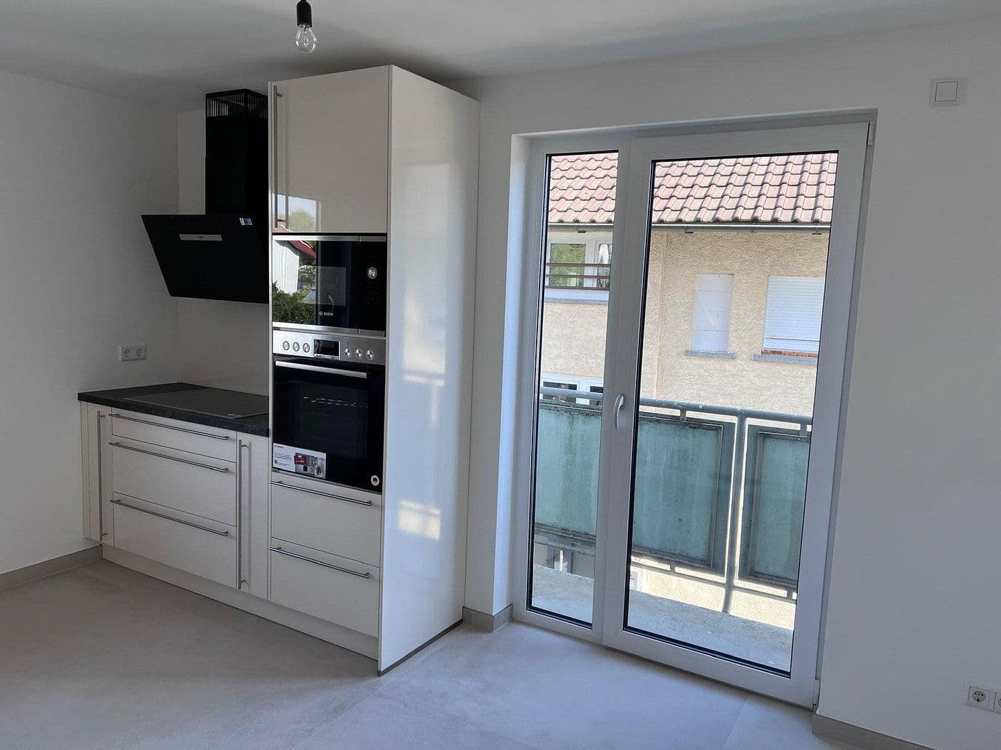 Pronájem bytu 3+1 89 m², Efeustr. 10, Karlsruhe, Bádensko-Württembersko Pronájem bytu 3+1 89 m², Efeustr. 10, Karlsruhe, Bádensko-Württembersko