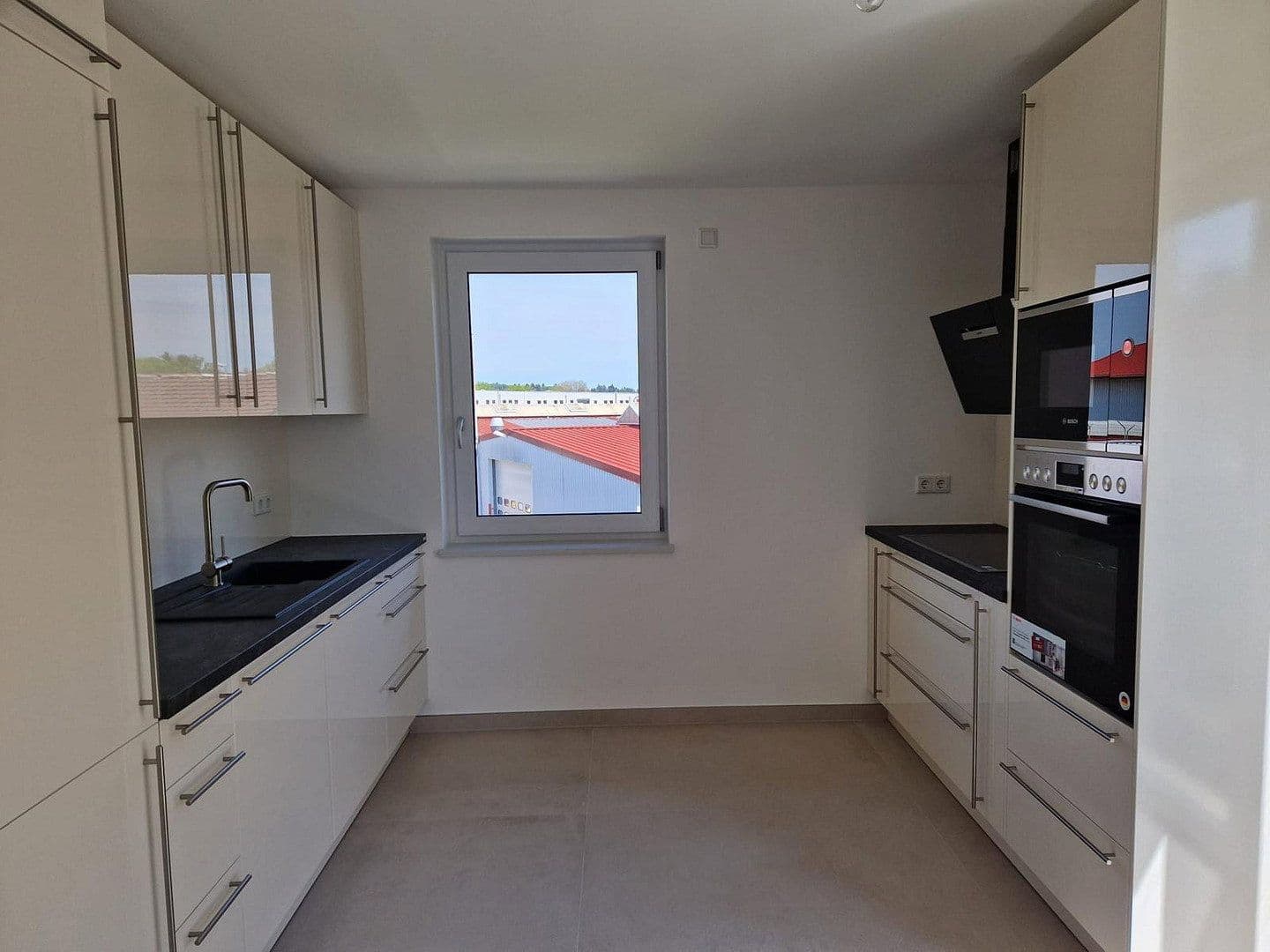 Pronájem bytu 3+1 89 m², Efeustr. 10, Karlsruhe, Bádensko-Württembersko Pronájem bytu 3+1 89 m², Efeustr. 10, Karlsruhe, Bádensko-Württembersko