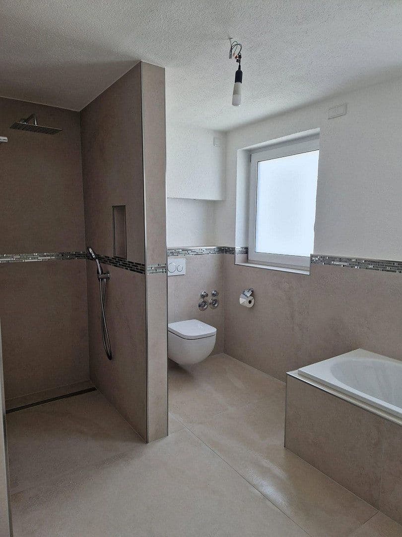 Pronájem bytu 3+1 89 m², Efeustr. 10, Karlsruhe, Bádensko-Württembersko Pronájem bytu 3+1 89 m², Efeustr. 10, Karlsruhe, Bádensko-Württembersko