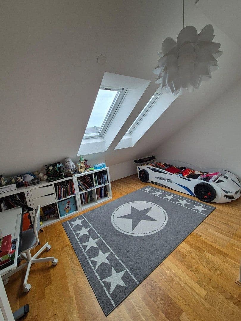 Prodej domu 127 m², pozemek 122 m², Karlsfeld, Bavorsko Prodej domu 127 m², pozemek 122 m², Karlsfeld, Bavorsko