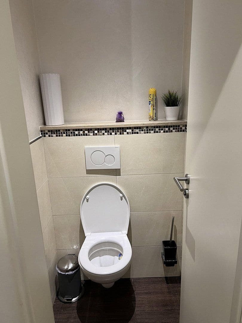 Pronájem nebytového prostoru 300 m², Uerdingerstr 552a, Krefeld-Bockum, Severní Porýní-Vestfálsko Pronájem nebytového prostoru 300 m², Uerdingerstr 552a, Krefeld-Bockum, Severní Porýní-Vestfálsko
