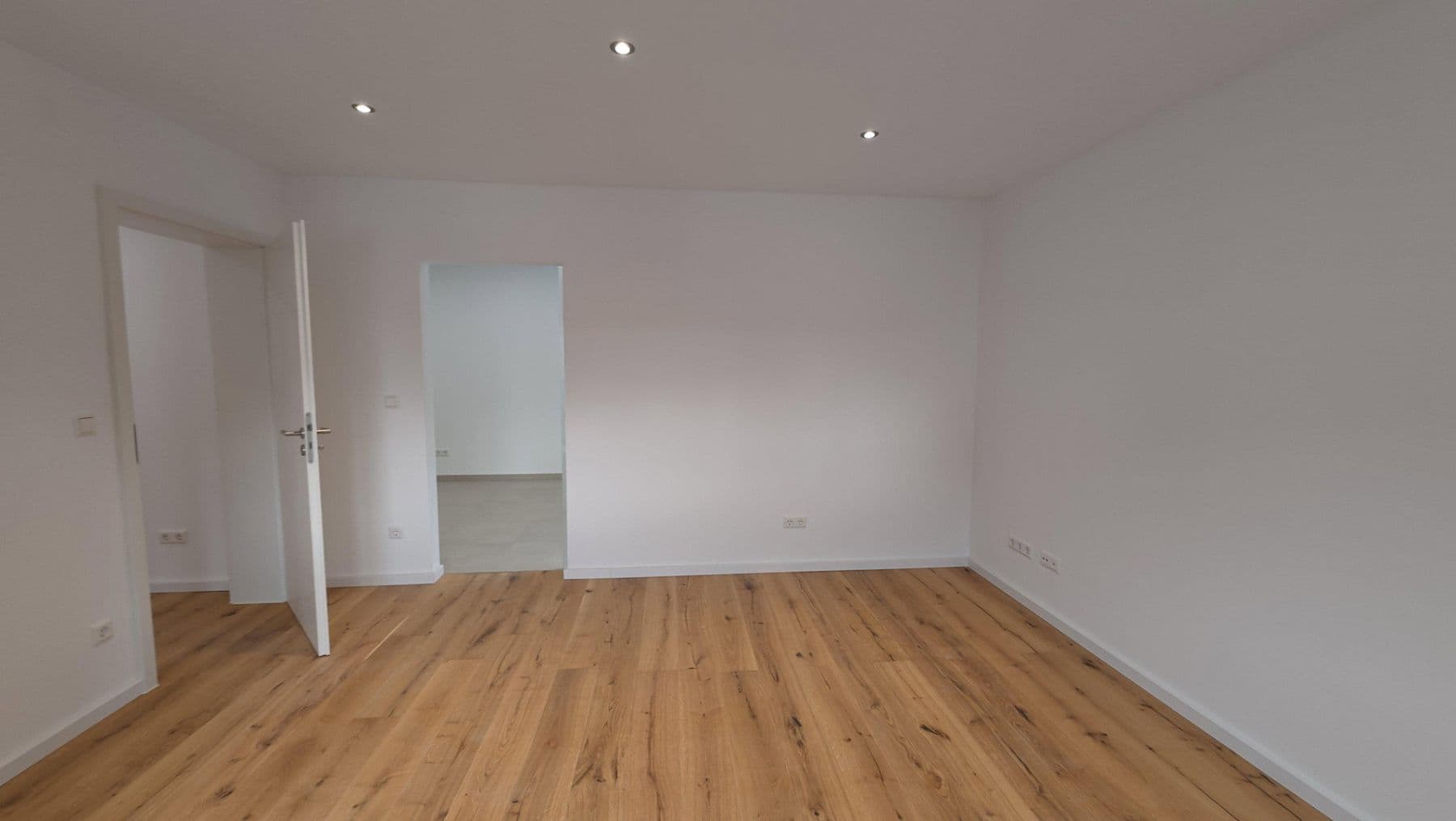 Pronájem bytu 2+1 71 m², Schifferstader Str. 27, Mannheim, Bádensko-Württembersko Pronájem bytu 2+1 71 m², Schifferstader Str. 27, Mannheim, Bádensko-Württembersko