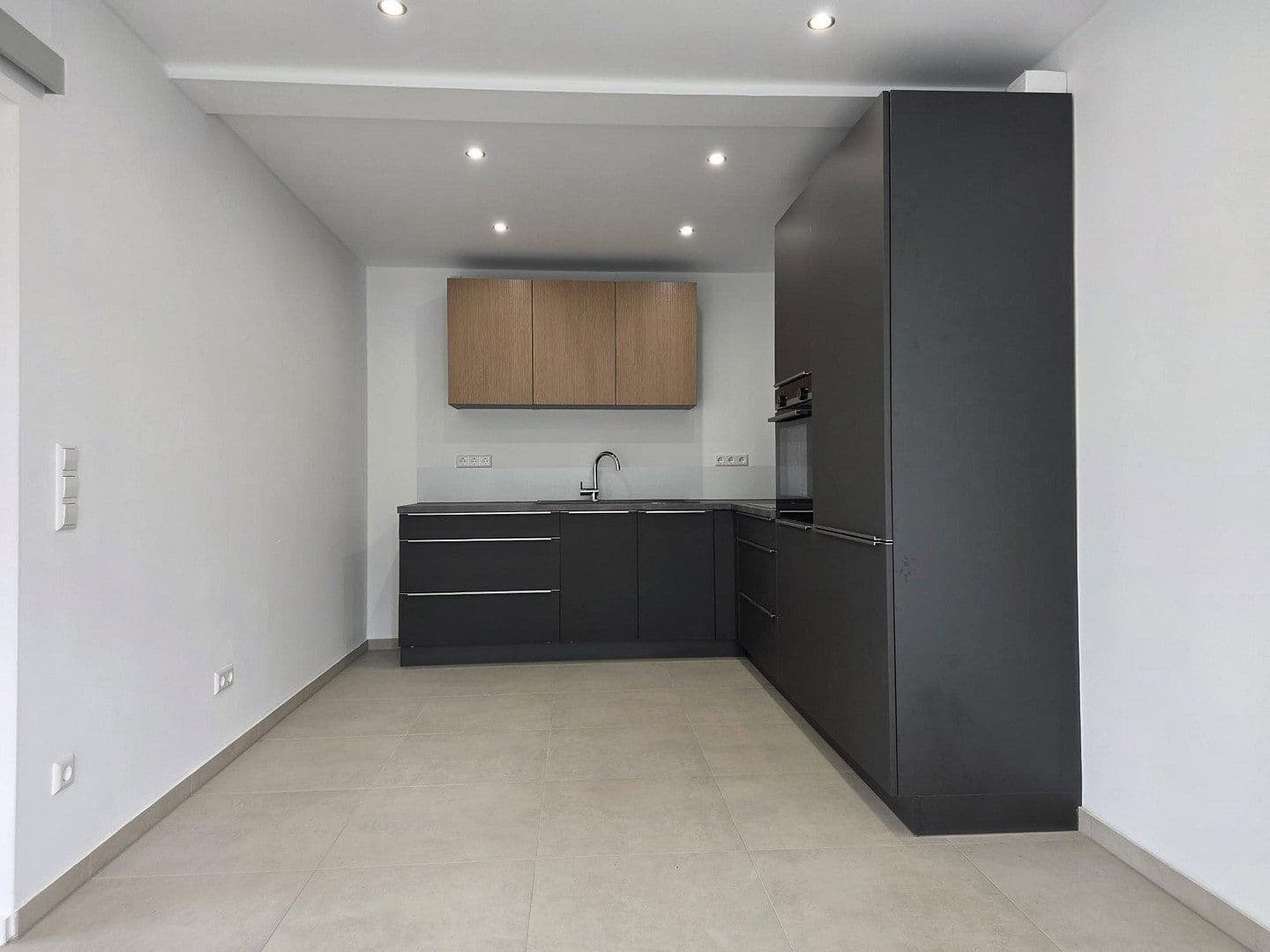 Pronájem bytu 2+1 71 m², Schifferstader Str. 27, Mannheim, Bádensko-Württembersko Pronájem bytu 2+1 71 m², Schifferstader Str. 27, Mannheim, Bádensko-Württembersko