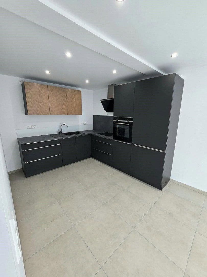 Pronájem bytu 2+1 71 m², Schifferstader Str. 27, Mannheim, Bádensko-Württembersko Pronájem bytu 2+1 71 m², Schifferstader Str. 27, Mannheim, Bádensko-Württembersko