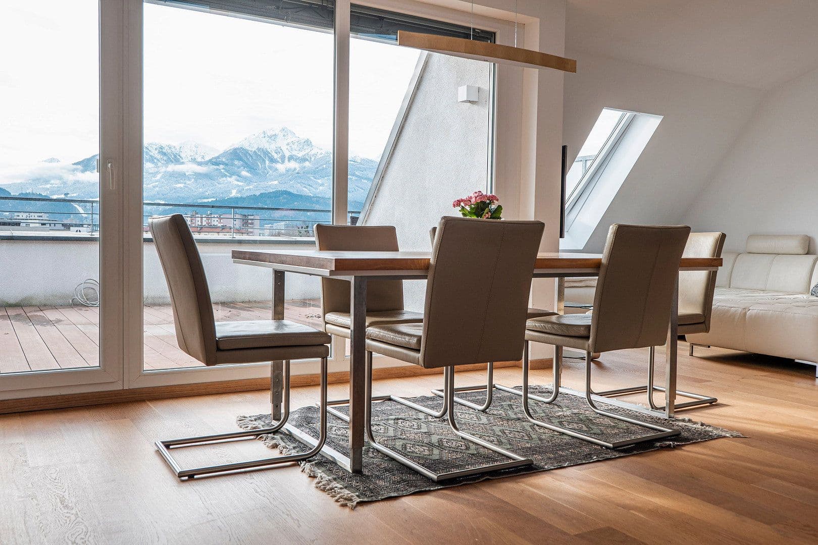 Pronájem bytu 2+kk 107 m², Haller Straße 77, Innsbruck, Tyrolsko Pronájem bytu 2+kk 107 m², Haller Straße 77, Innsbruck, Tyrolsko