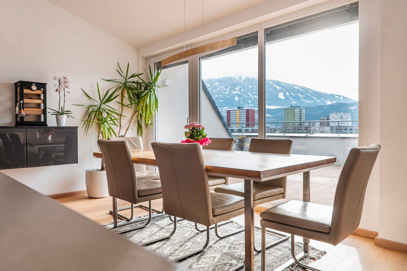 Pronájem bytu 2+kk 107 m², Haller Straße 77, Innsbruck, Tyrolsko Pronájem bytu 2+kk 107 m², Haller Straße 77, Innsbruck, Tyrolsko