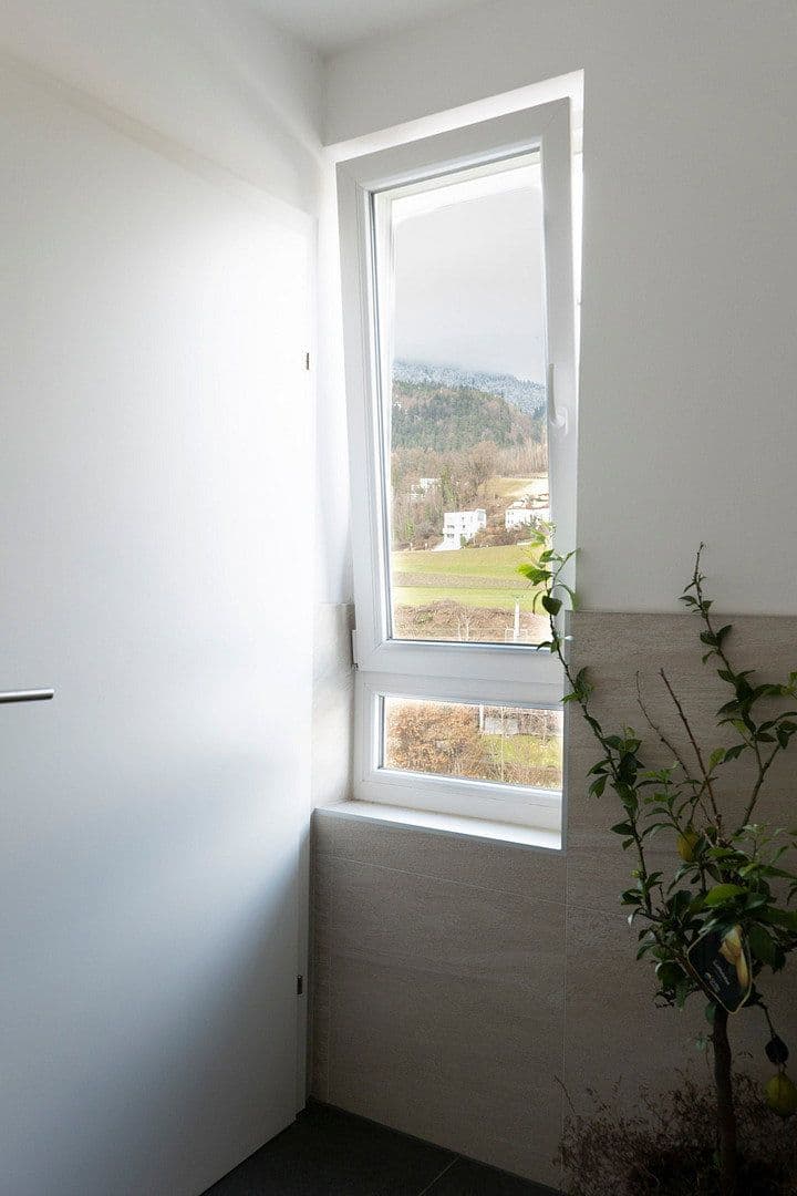 Pronájem bytu 2+kk 107 m², Haller Straße 77, Innsbruck, Tyrolsko Pronájem bytu 2+kk 107 m², Haller Straße 77, Innsbruck, Tyrolsko