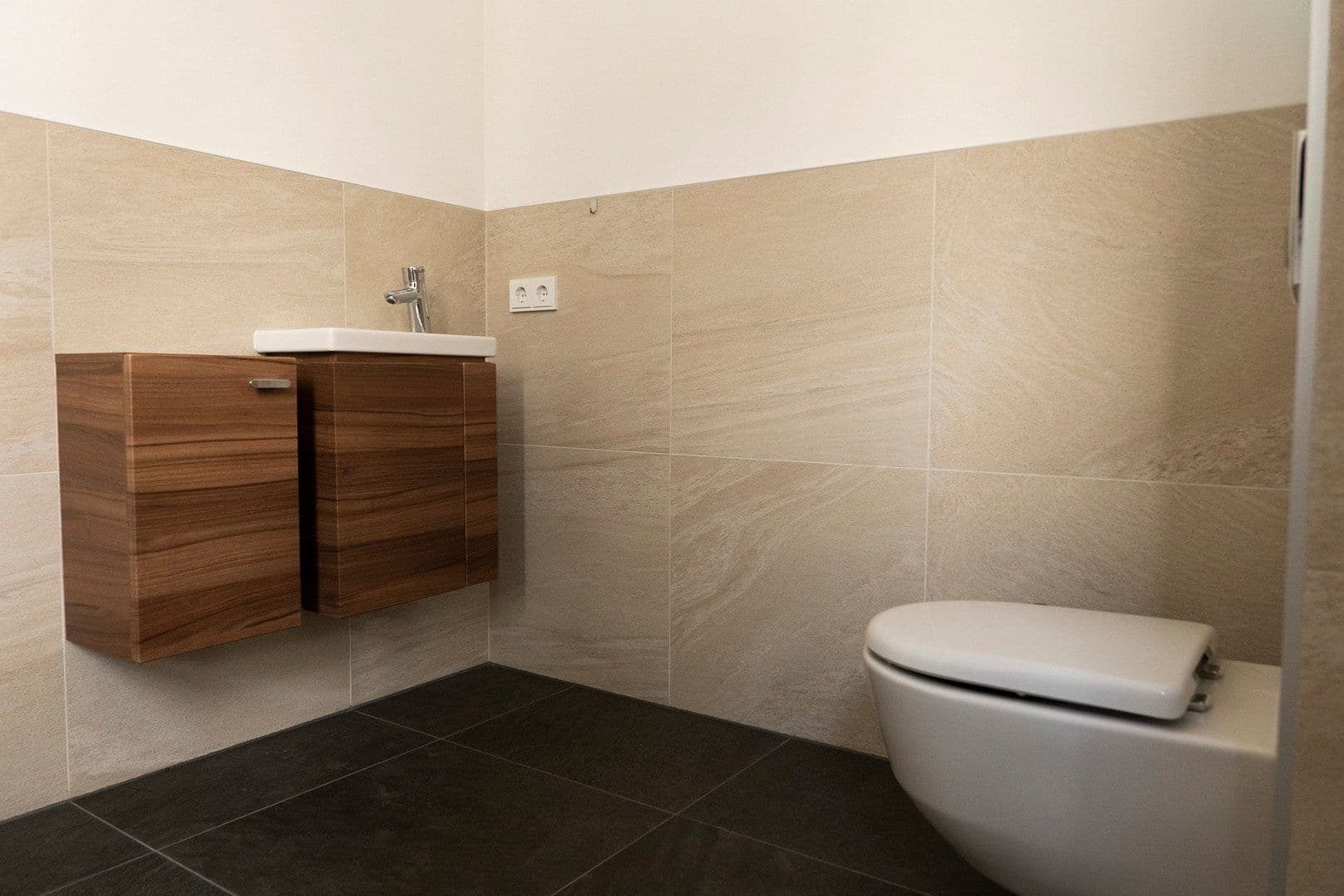 Pronájem bytu 2+kk 107 m², Haller Straße 77, Innsbruck, Tyrolsko Pronájem bytu 2+kk 107 m², Haller Straße 77, Innsbruck, Tyrolsko